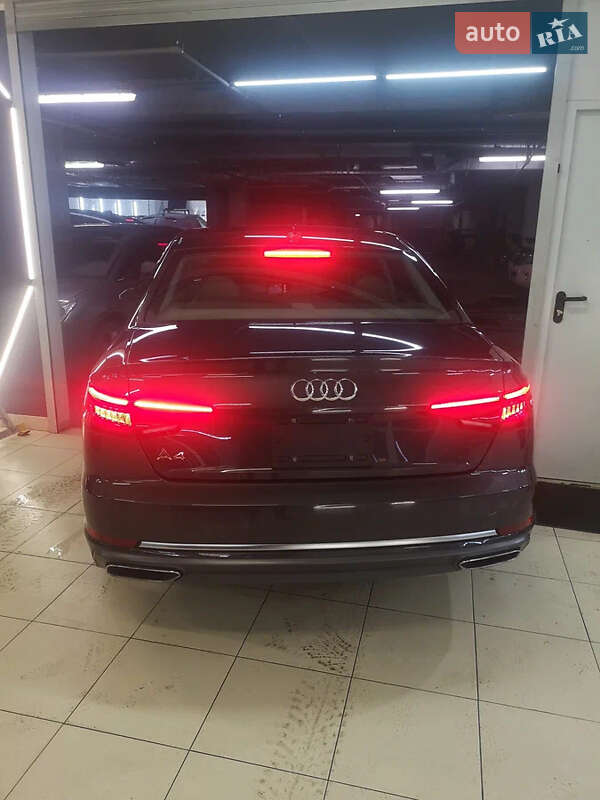 Седан Audi A4 2017 в Одесі