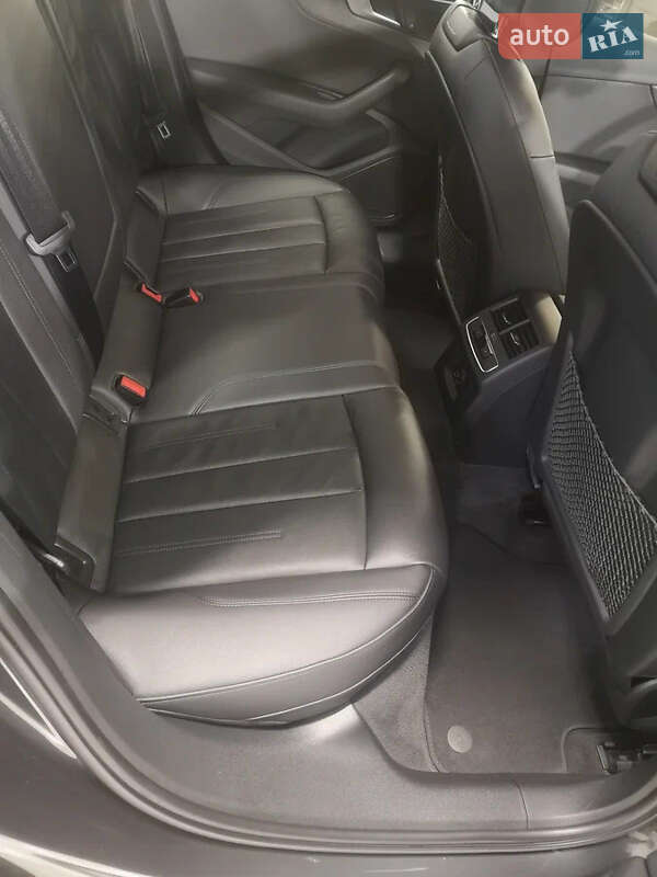 Седан Audi A4 2017 в Одесі