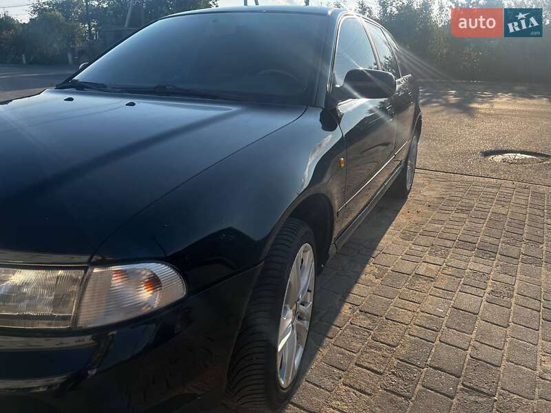 Универсал Audi A4 1998 в Шацке