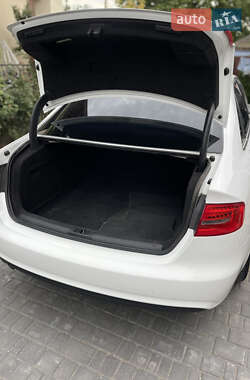 Седан Audi A4 2012 в 
