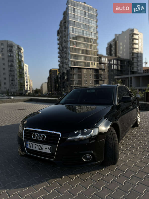 Седан Audi A4 2010 в 