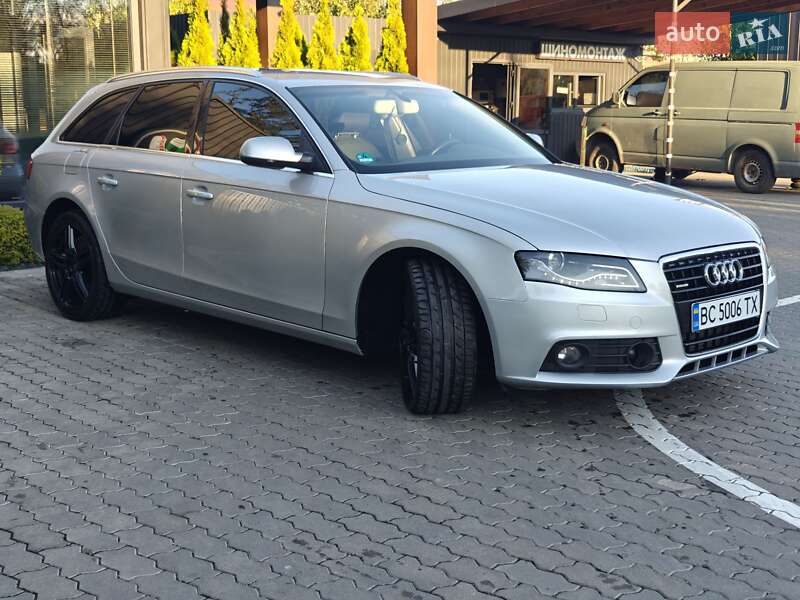 Универсал Audi A4 2011 в Новояворовске