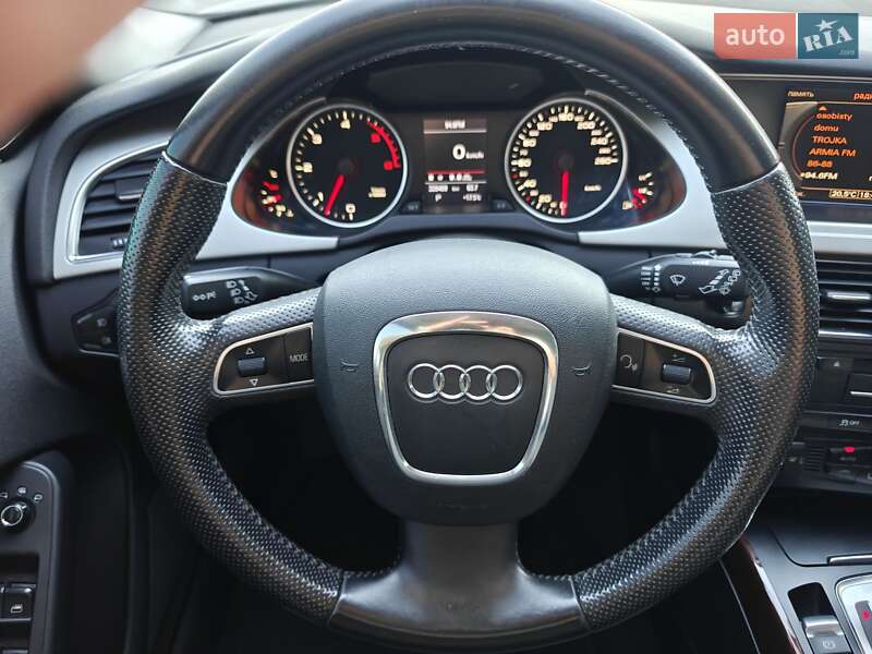 Универсал Audi A4 2011 в Новояворовске
