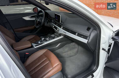 Седан Audi A4 2016 в 