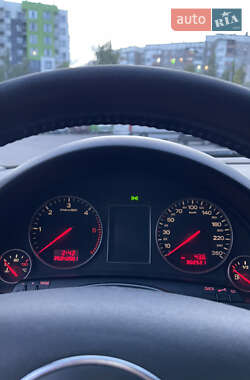 Седан Audi A4 2001 в 