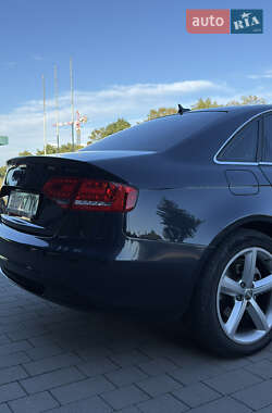 Седан Audi A4 2012 в 