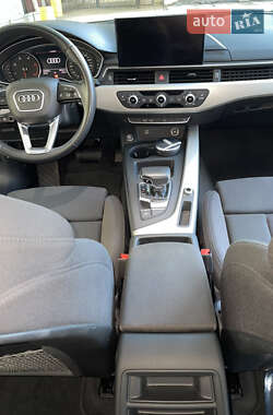 Універсал Audi A4 2022 в 