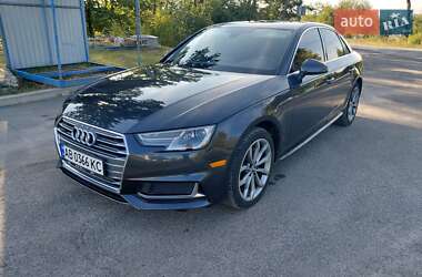 Седан Audi A4 2019 в Шпикове