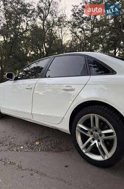 Седан Audi A4 2012 в 