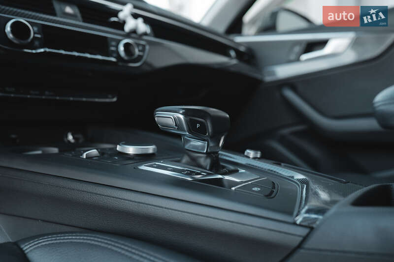 Седан Audi A4 2018 в Києві