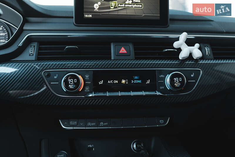 Седан Audi A4 2018 в Києві