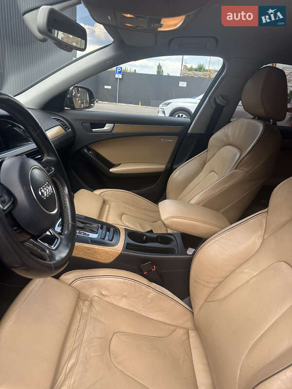 Седан Audi A4 2013 в Киеве