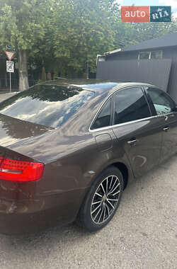 Седан Audi A4 2013 в 