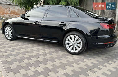 Седан Audi A4 2019 в 