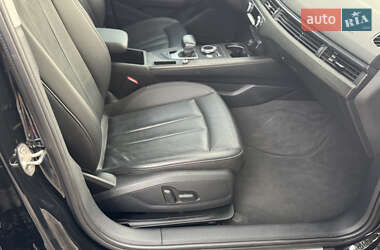 Седан Audi A4 2019 в 