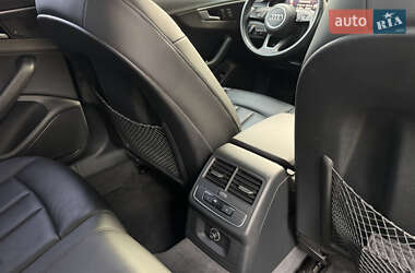 Седан Audi A4 2019 в 