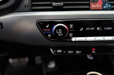 Седан Audi A4 2019 в 