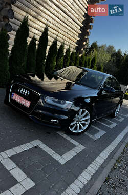 Седан Audi A4 2014 в 
