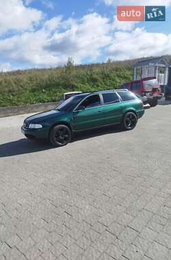 Универсал Audi A4 1998 в Турке