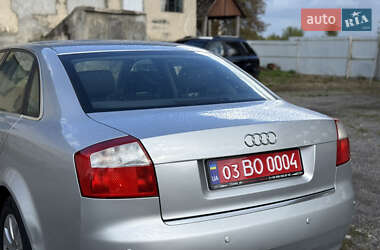Седан Audi A4 2004 в 