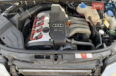 Седан Audi A4 2004 в 