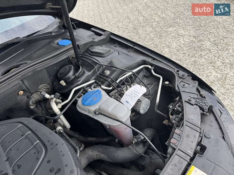 Седан Audi A4 2013 в Калуше