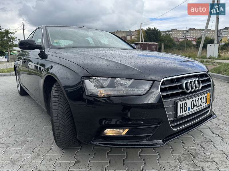 Седан Audi A4 2013 в Калуше