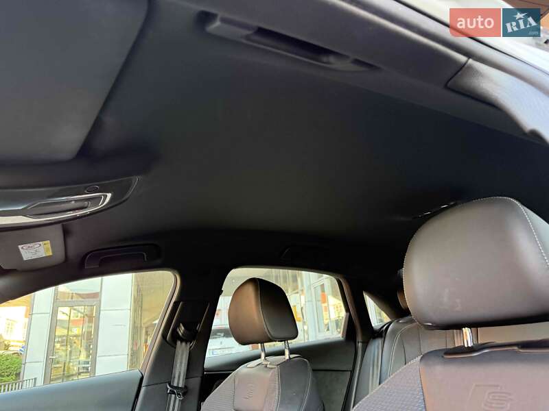 Седан Audi A4 2023 в Львове