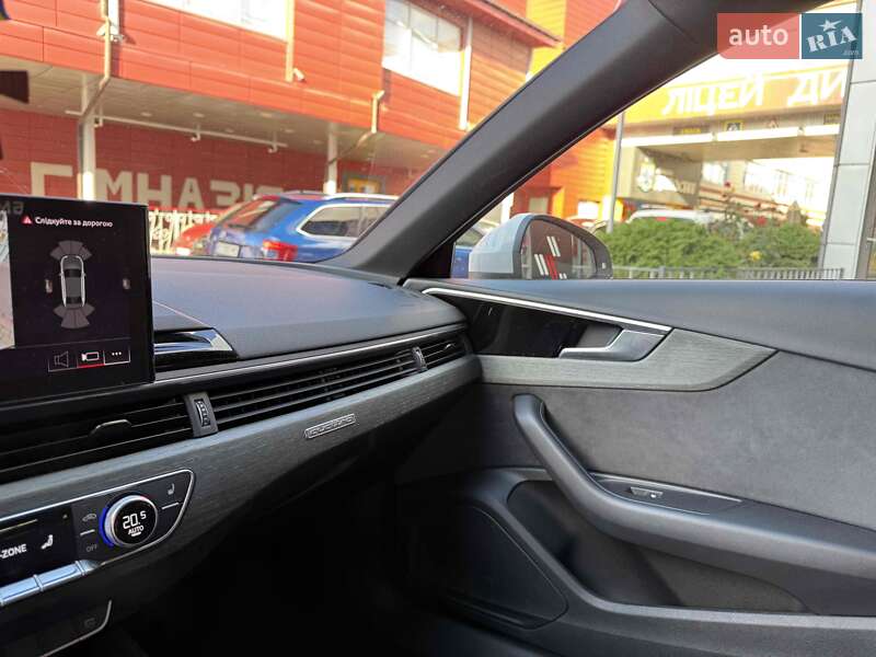 Седан Audi A4 2023 в Львове