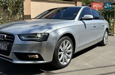 Седан Audi A4 2014 в 