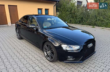 Седан Audi A4 2014 в Львові