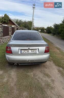 Седан Audi A4 2000 в 