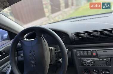 Седан Audi A4 2000 в 
