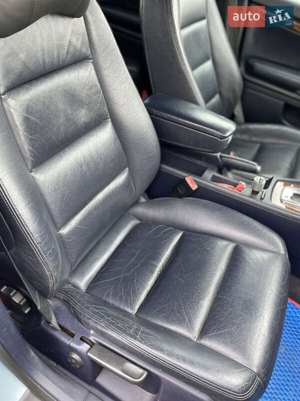 Седан Audi A4 2002 в Золочеве