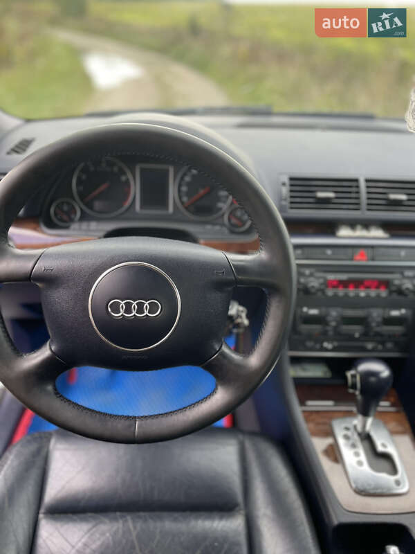 Седан Audi A4 2002 в Золочеве