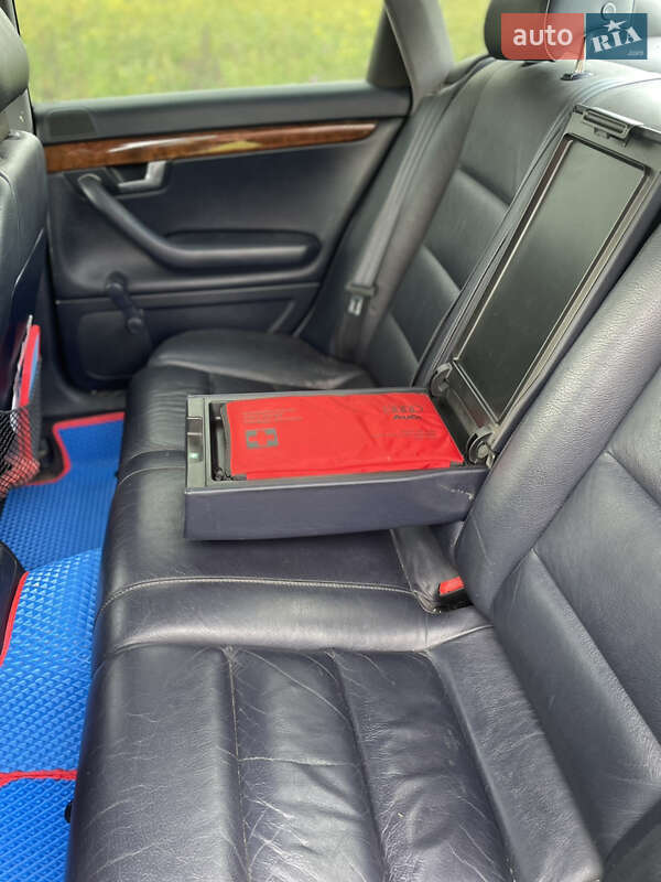 Седан Audi A4 2002 в Золочеве