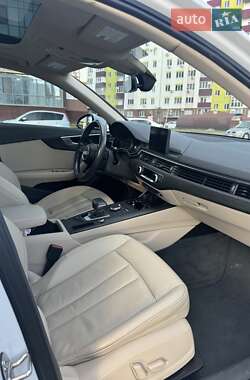 Седан Audi A4 2018 в 