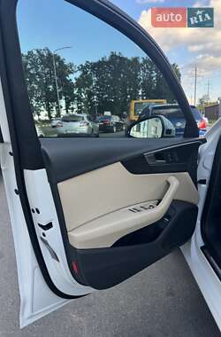 Седан Audi A4 2018 в 