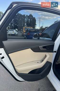 Седан Audi A4 2018 в 