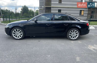 Седан Audi A4 2012 в 