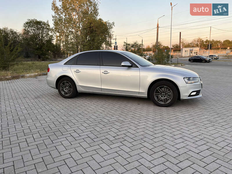 Седан Audi A4 2012 в Запорожье