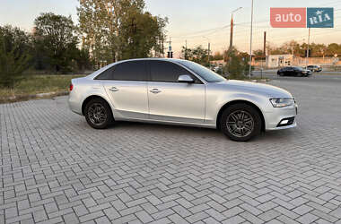 Седан Audi A4 2012 в 