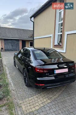 Седан Audi A4 2018 в 
