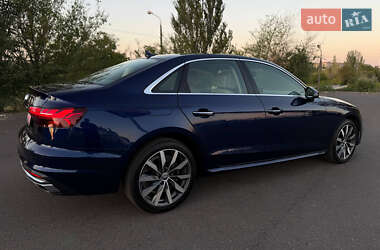 Седан Audi A4 2020 в 