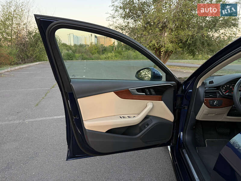 Седан Audi A4 2020 в Кривом Роге
