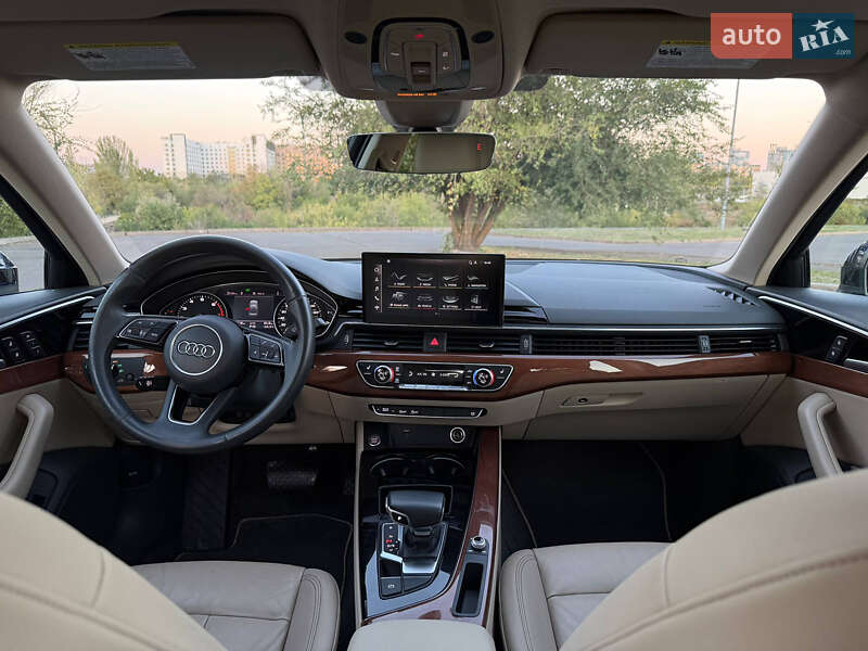 Седан Audi A4 2020 в Кривом Роге