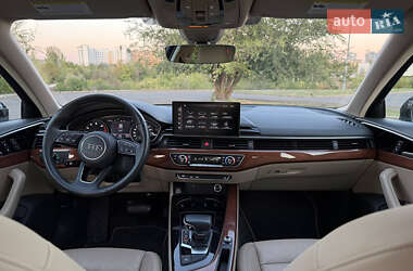 Седан Audi A4 2020 в 