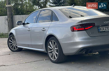 Седан Audi A4 2015 в 
