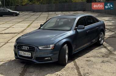 Седан Audi A4 2015 в 