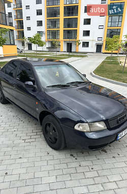 Седан Audi A4 1995 в 